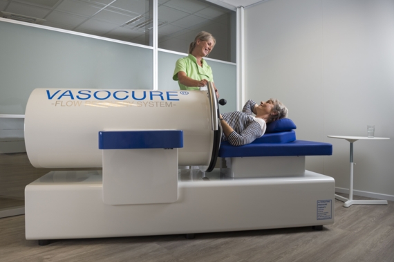 Vacuümtherapie, Vacuümtherapie Goes, Vacuümtherapie Hank, Vacuümtherapie Schinnen, Vacuümtherapie Schinnen, Vacuümtherapie behandeling, Vacuümbehandeling, Vacuümtank, Vasoqure, Vasoqure Nederland, Vacuümtherapie Nederland, Beenklachten, Rusteloze benen, vermoeide benen, Krampen, kramp in de benen, Pijnlijke benen, Pijn in de been, Zware benen, Pijn na operatie, Vacuümtherapie behandeling, behandeling benen, Vasoqure insole, Vasoqure zooltjes, Schoenzooltjes, Fysiotherapeut, Fysiotherapie